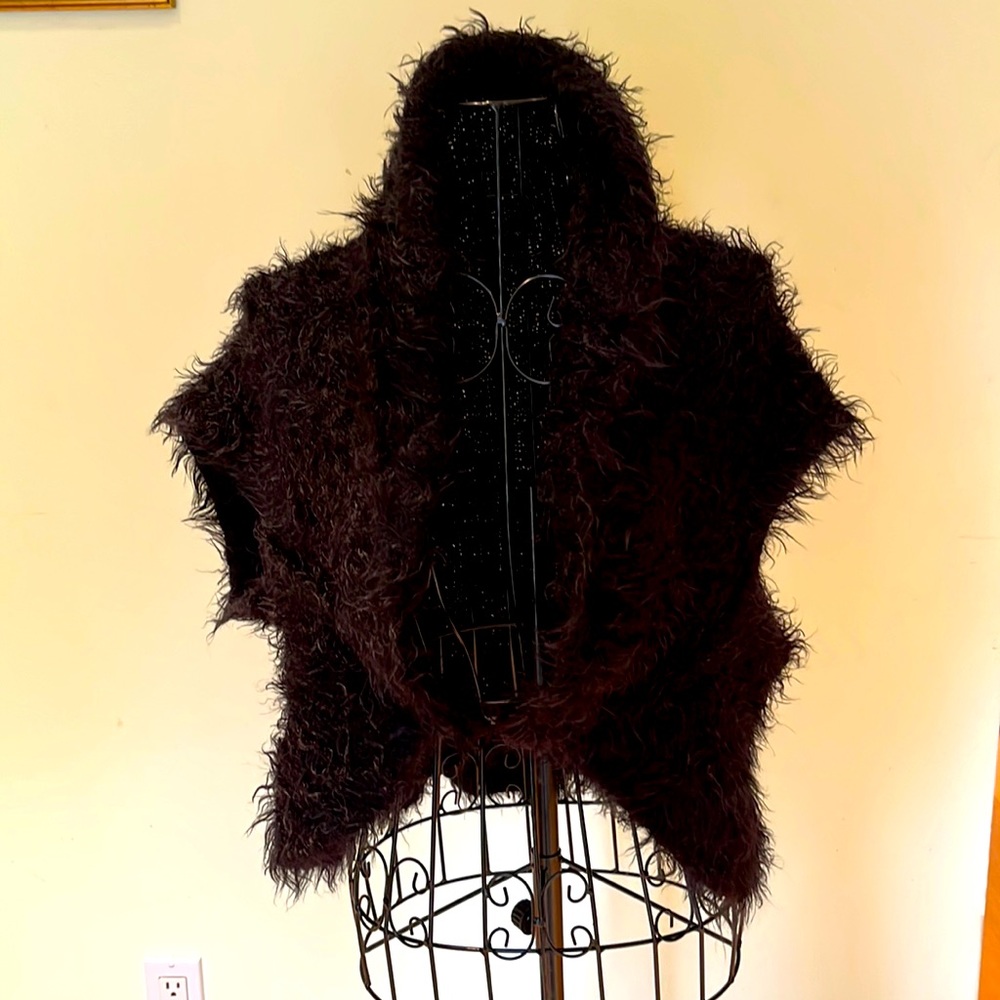 Shrug / shawl - no tags, guessing a size S or M